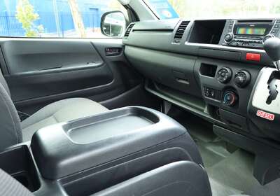 2014 Toyota Hiace Commuter