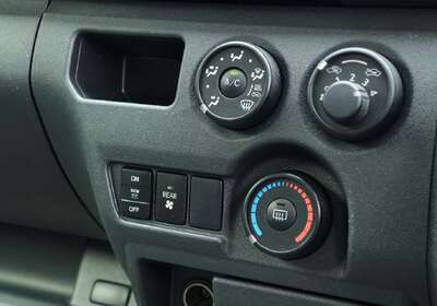 2014 Toyota Hiace Commuter