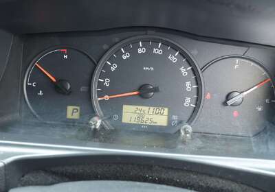 2014 Toyota Hiace Commuter