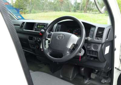 2014 Toyota Hiace Commuter