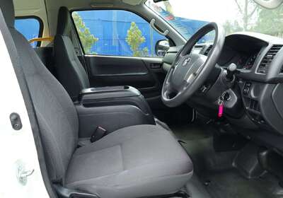 2014 Toyota Hiace Commuter