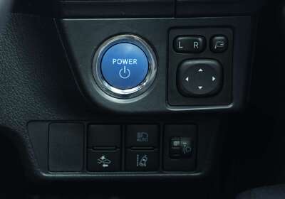 2016 Toyota Yaris NKR165