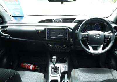 2020 Toyota Hilux SR5