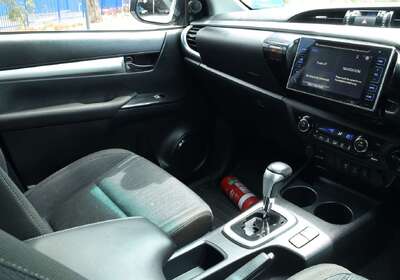 2020 Toyota Hilux SR5