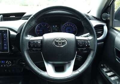 2020 Toyota Hilux SR5