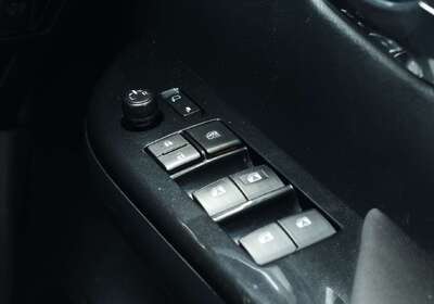 2020 Toyota Hilux SR5