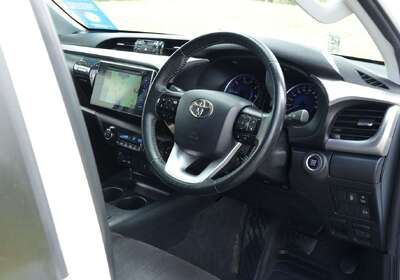 2020 Toyota Hilux SR5