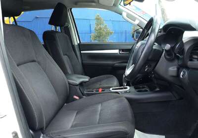 2020 Toyota Hilux SR5