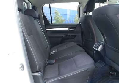 2020 Toyota Hilux SR5