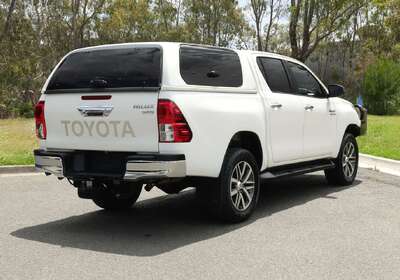 2020 Toyota Hilux SR5