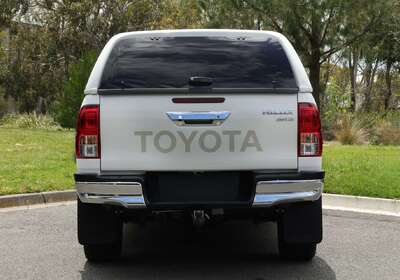 2020 Toyota Hilux SR5