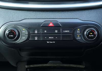 2016 Kia Sorento SLi