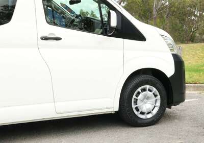2019 Toyota Hiace Commuter