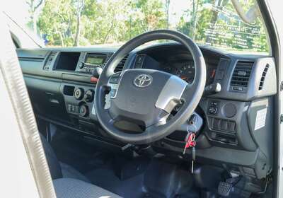 2016 Toyota Hiace Commuter Wheelchair Accessible