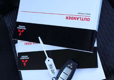 2024 Mitsubishi Outlander ES