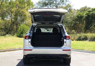 2024 Mitsubishi Outlander ES