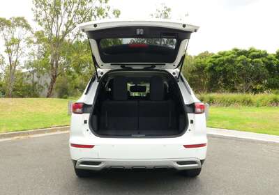 2023 Mitsubishi Outlander LS