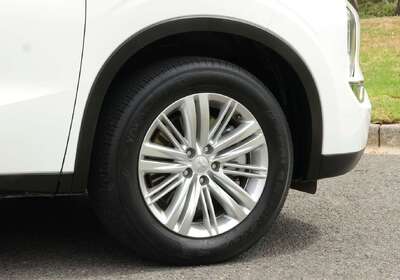 2023 Mitsubishi Outlander LS