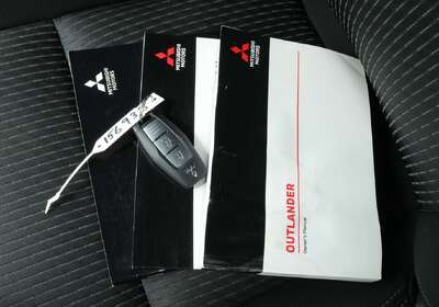 2023 Mitsubishi Outlander LS