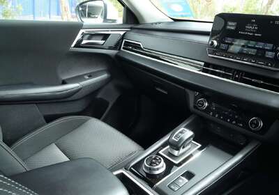 2023 Mitsubishi Outlander LS