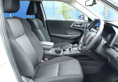 2023 Mitsubishi Outlander LS