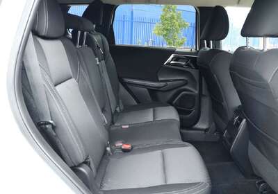 2023 Mitsubishi Outlander LS