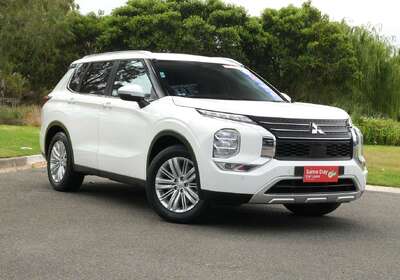 2023 Mitsubishi Outlander LS