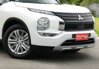 2023 Mitsubishi Outlander LS