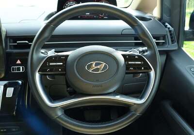 2021 Hyundai STARIA Highlander