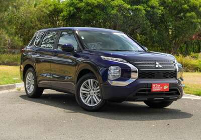 2023 Mitsubishi Outlander ES