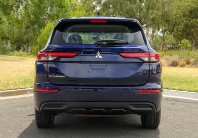 2023 Mitsubishi Outlander ES