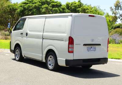 2013 Toyota Hiace REFRIGERATED -5C
