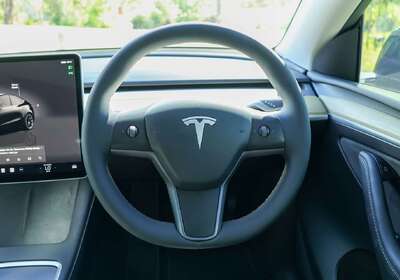 2022 Tesla Model Y Rear-Wheel Drive