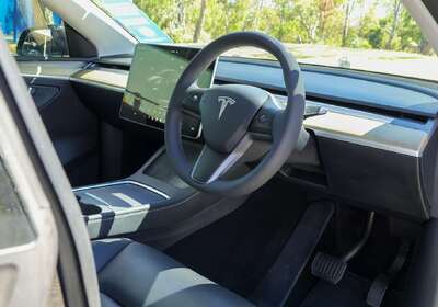 2022 Tesla Model Y Rear-Wheel Drive