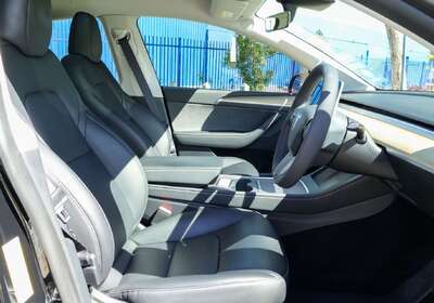 2022 Tesla Model Y Rear-Wheel Drive