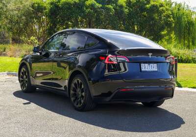 2022 Tesla Model Y Rear-Wheel Drive