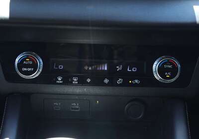 2024 Mitsubishi Outlander ES