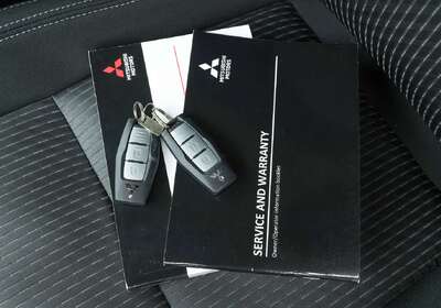 2024 Mitsubishi Outlander ES