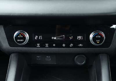 2024 Mitsubishi Outlander ES