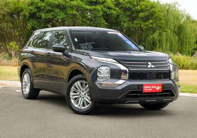 2024 Mitsubishi Outlander ES