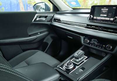 2024 Mitsubishi Outlander ES